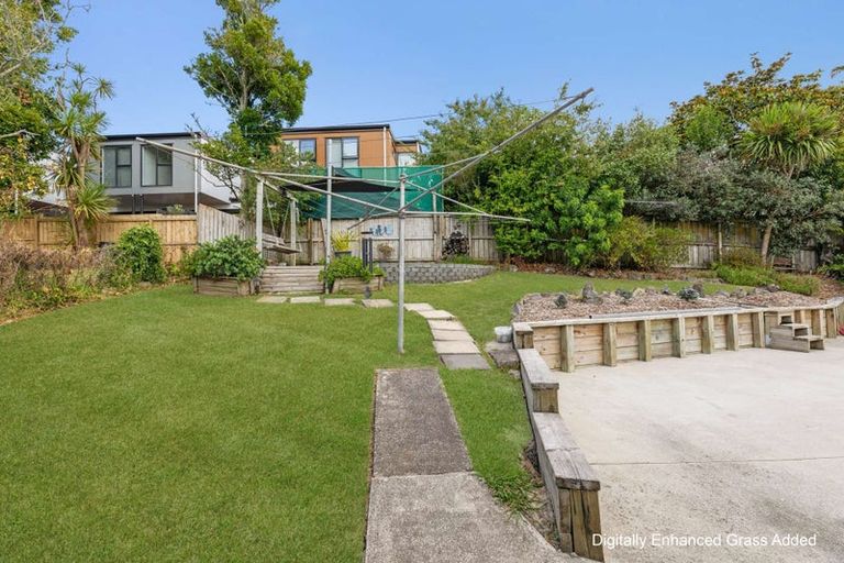 Photo of property in 10 Glucina Place, Glen Eden, Auckland, 0602