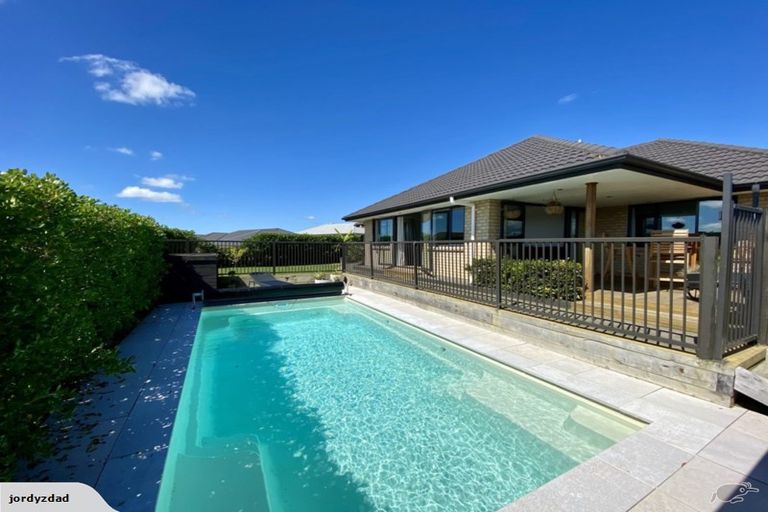 Photo of property in 16 Tokerau Crescent, Pukekohe, 2120