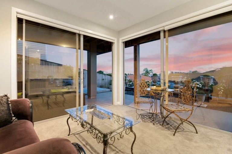 Photo of property in 31 Grand Drive, Orewa, 0931