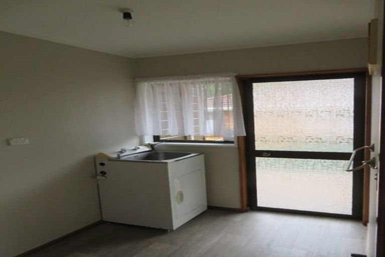 Photo of property in 10 Lexington Drive, Botany Downs, Auckland, 2010