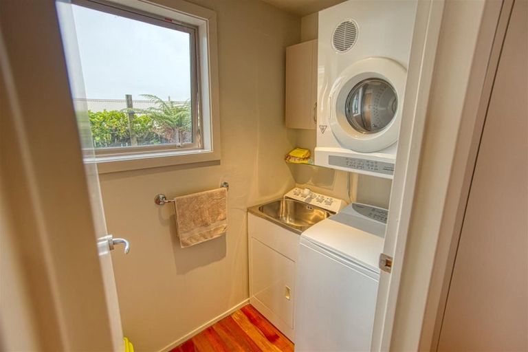 Photo of property in 14 Stanton Crescent, Karoro, Greymouth, 7805