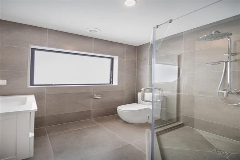 Photo of property in 12 Korowhiti Road, Clarks Beach, 2122