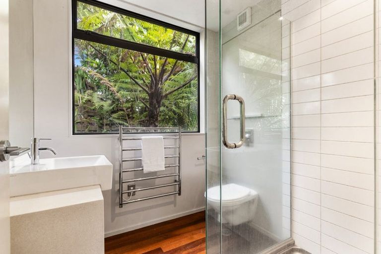 Photo of property in 4 Ronaki Road, Mission Bay, Auckland, 1071