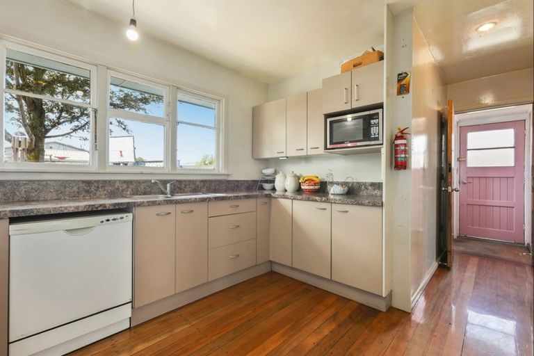 Photo of property in 25 Lyndhurst Crescent, Aranui, Christchurch, 8061