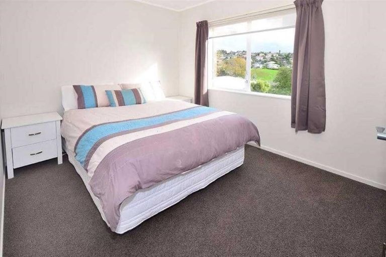 Photo of property in 64 Barbados Drive, Unsworth Heights, Auckland, 0632
