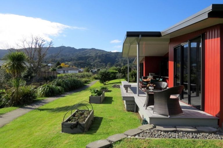 Photo of property in 64 Mary-ellen Place, Coromandel, 3506