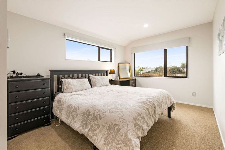 Photo of property in 18c Riverpark Crescent, Henderson, Auckland, 0610