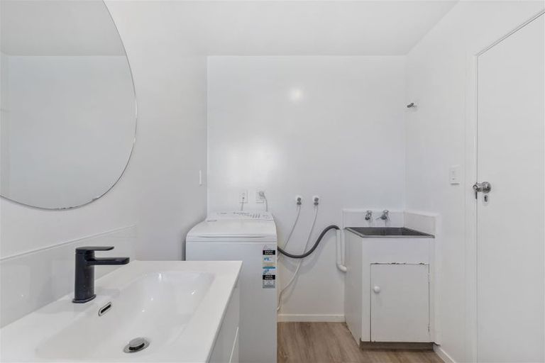 Photo of property in 112a Withells Road, Avonhead, Christchurch, 8042