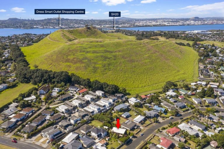 Photo of property in 4 Kapuka Road, Mangere Bridge, Auckland, 2022