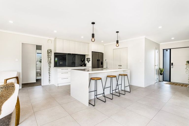 Photo of property in 7 Tilly Lane, Huapai, Kumeu, 0810