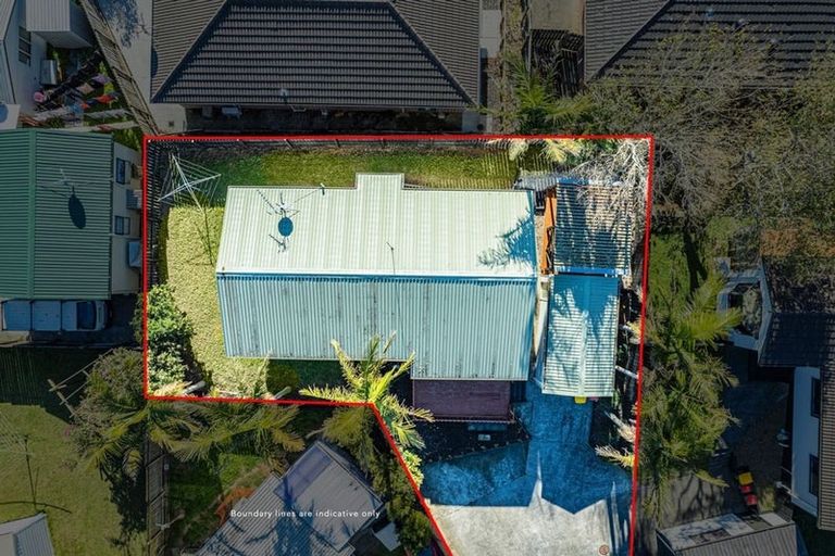 Photo of property in 2/8 Anglers Way, Wattle Downs, Auckland, 2102