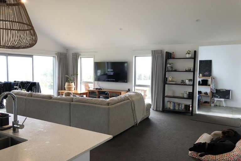 Photo of property in 47 Burrow Road, Pukekohe, 2120