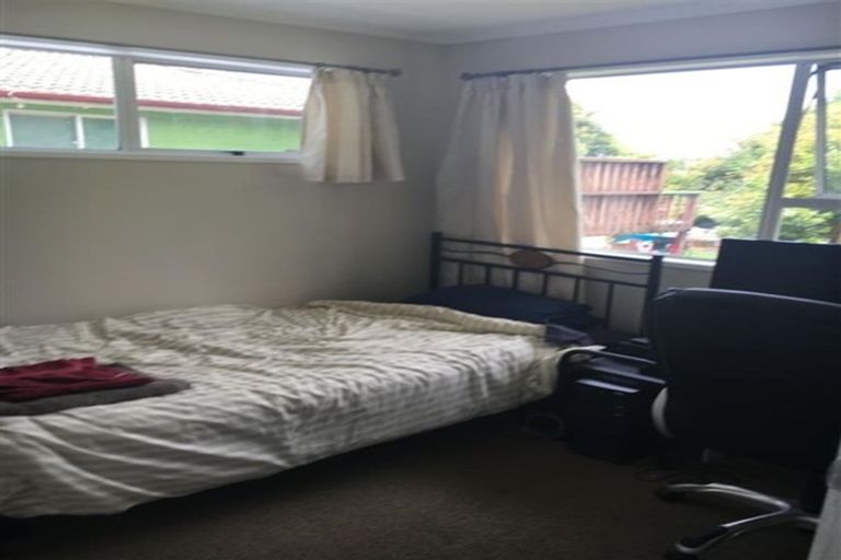 Photo of property in 16 Jenanne Place, Totara Vale, Auckland, 0629