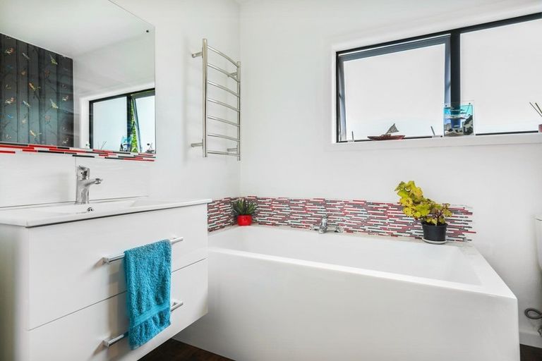 Photo of property in 74 Richardson Terrace, Woolston, Christchurch, 8023