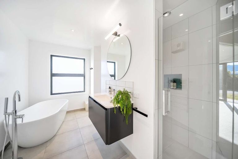 Photo of property in 35 Paton Place, Te Anau, 9600