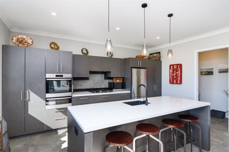 Photo of property in 10 Hanalin Drive, Marton, 4710