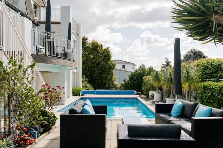 Photo of property in 19 Evelyn Road, Cockle Bay, Auckland, 2014