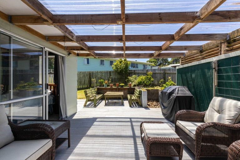 Photo of property in 15 Tahurangi Place, Spotswood, New Plymouth, 4310