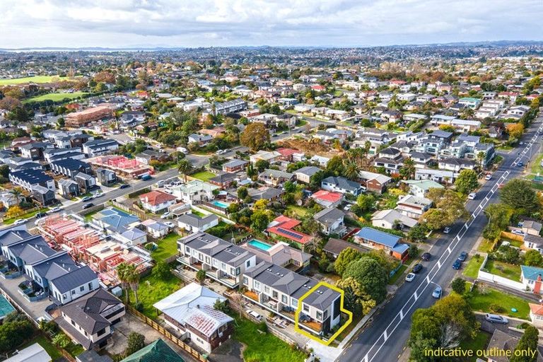 Photo of property in 1/8 Reeves Road, Pakuranga, Auckland, 2010