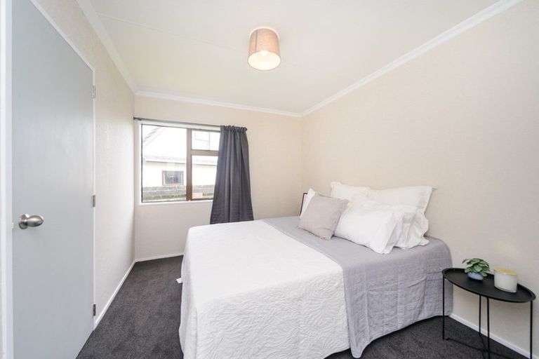 Photo of property in 19 Newton Place, Westbrook, Palmerston North, 4412