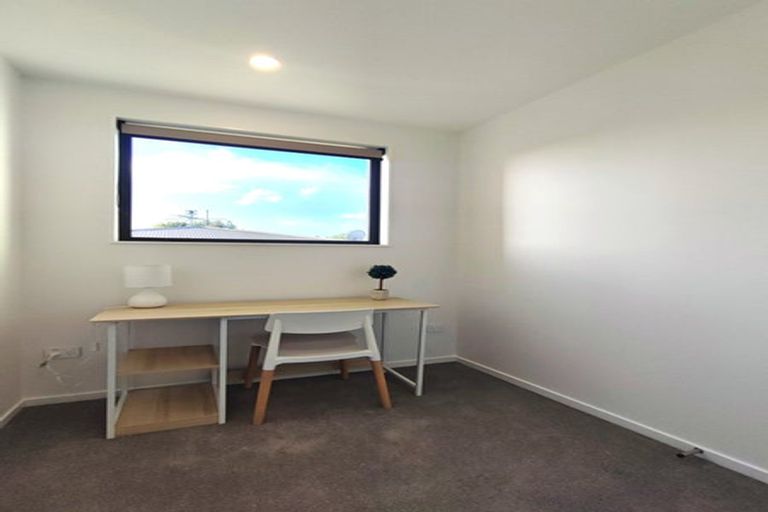 Photo of property in 1/25 Abbotleigh Avenue, Te Atatu Peninsula, Auckland, 0610