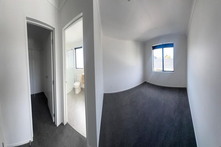Photo of property in 6b Jern Place, Eastern Beach, Auckland, 2012