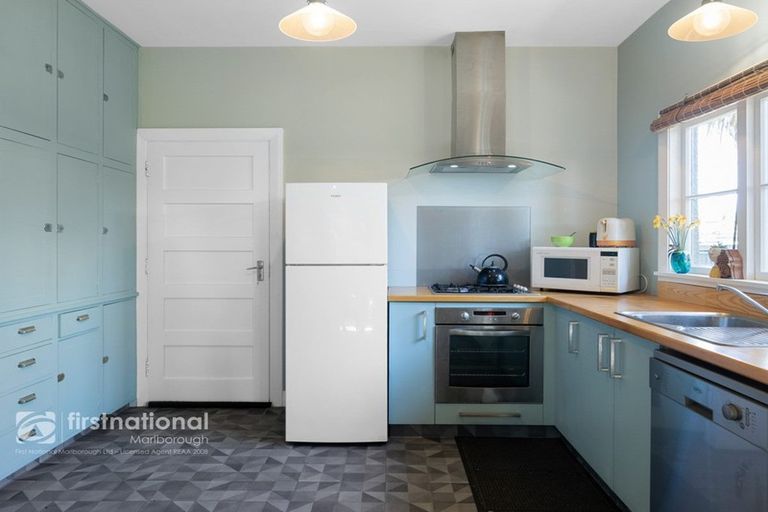 Photo of property in 72 Budge Street, Riversdale, Blenheim, 7201