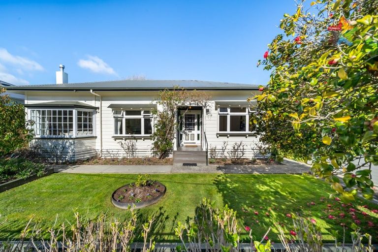 Photo of property in 18 Hautana Square, Woburn, Lower Hutt, 5010