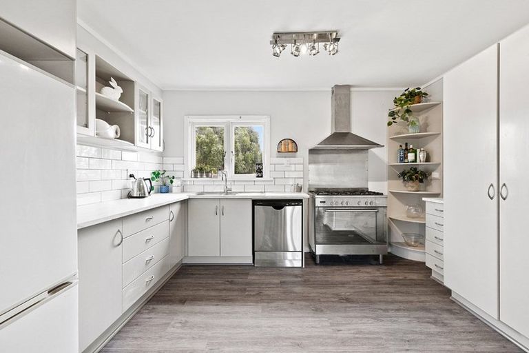 Photo of property in 1542 State Highway 12, Paparoa, Maungaturoto, 0583