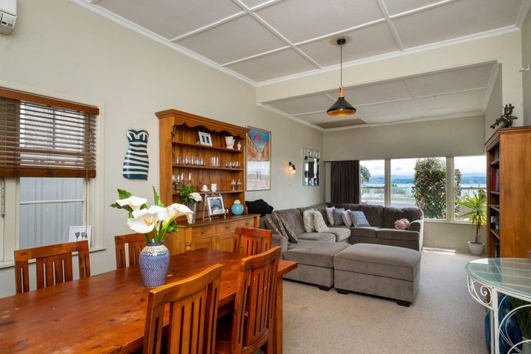 Photo of property in 6 Breakwater Road, Bluff Hill, Napier, 4110