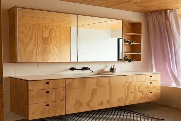 Photo of property in 12 Avalanche Place, Wanaka, 9305