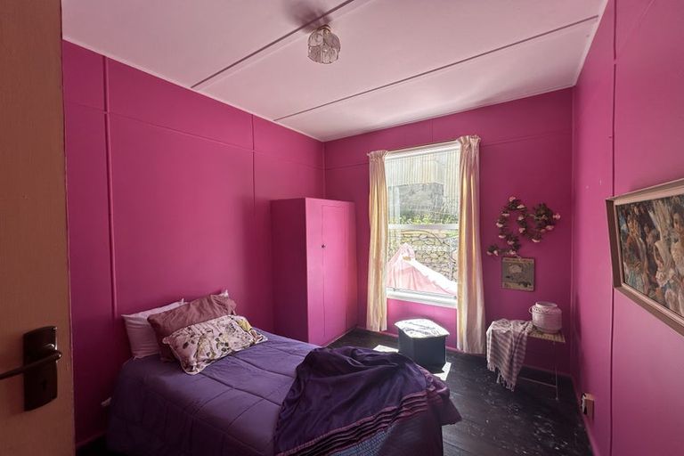 Photo of property in 29 Voelas Road, Lyttelton, 8082