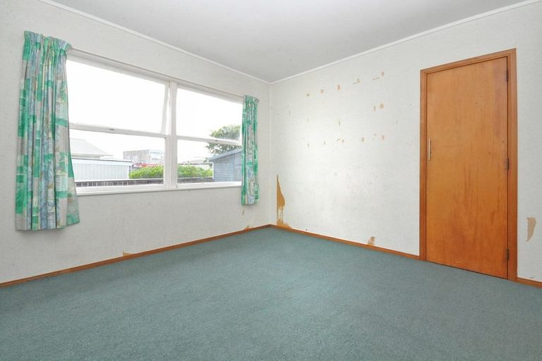 Photo of property in 104 Cargill Street, Papakura, 2110