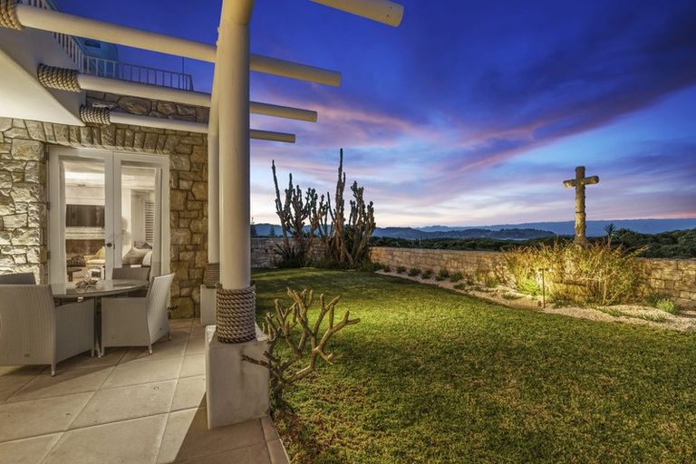 Photo of property in 9 Karahu Lane, Omaha, 0986