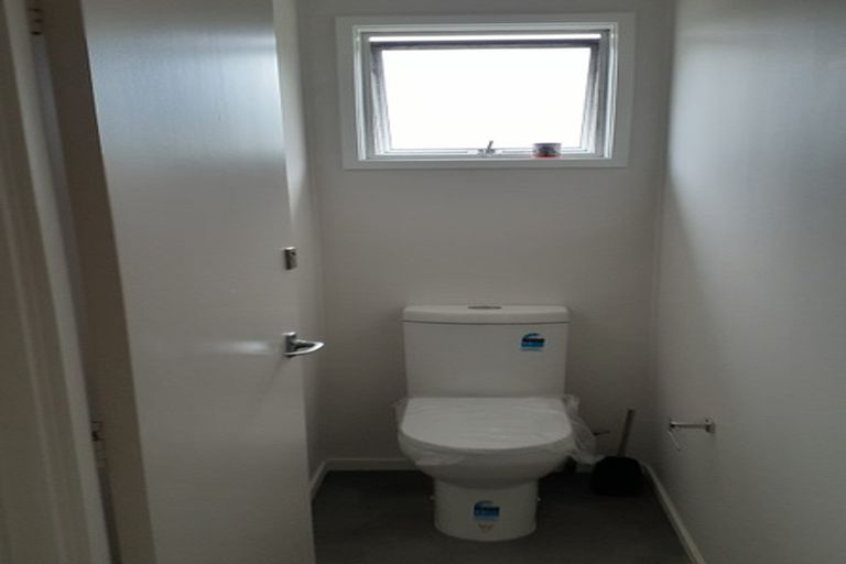 Photo of property in 4 Tahu Crescent, Sunnynook, Auckland, 0620