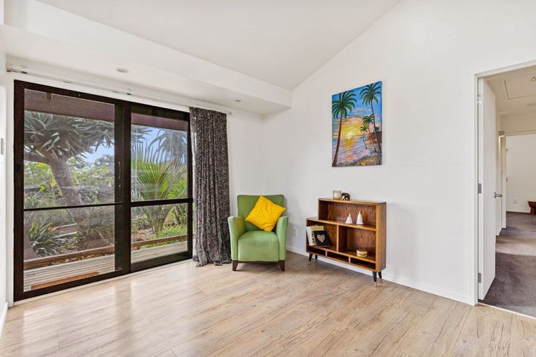 Photo of property in 13 Ferry Road, Waipu, 0510