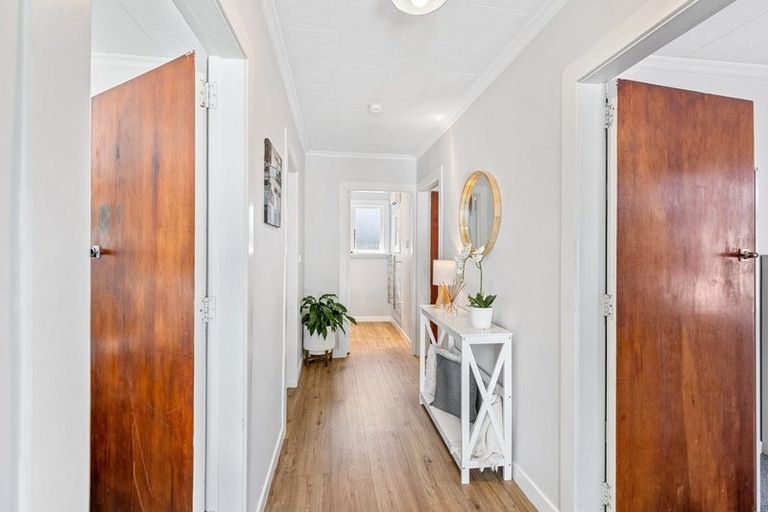 Photo of property in 67 Coopers Road, Dallington, Christchurch, 8061