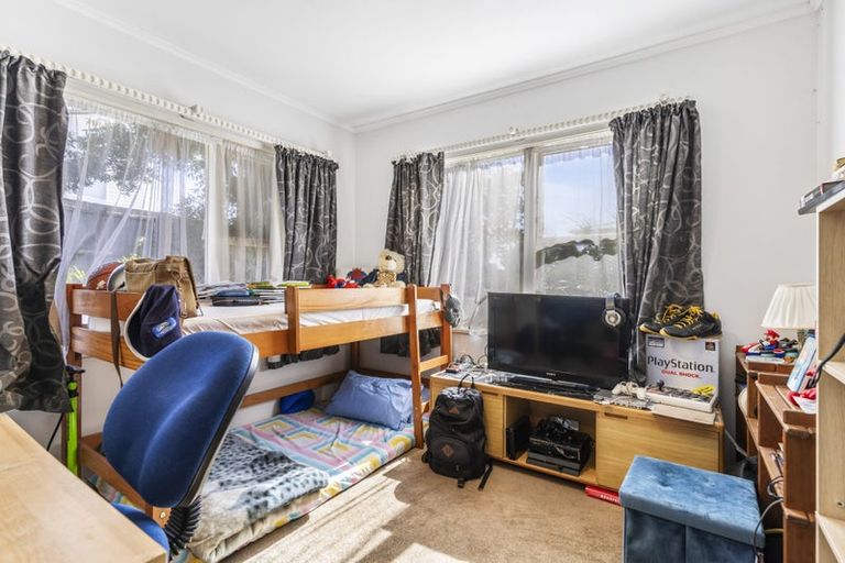 Photo of property in 2/30 Gibraltar Street, Howick, Auckland, 2014