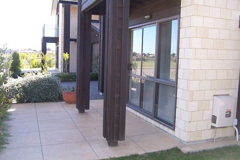 Photo of property in 19 Bluewater Place, Paraparaumu, 5032