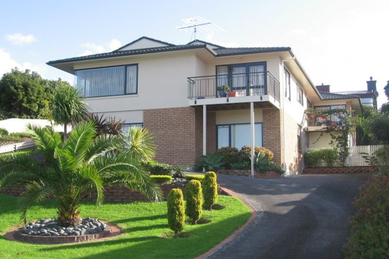 Photo of property in 133 Wiseley Road, West Harbour, Auckland, 0618