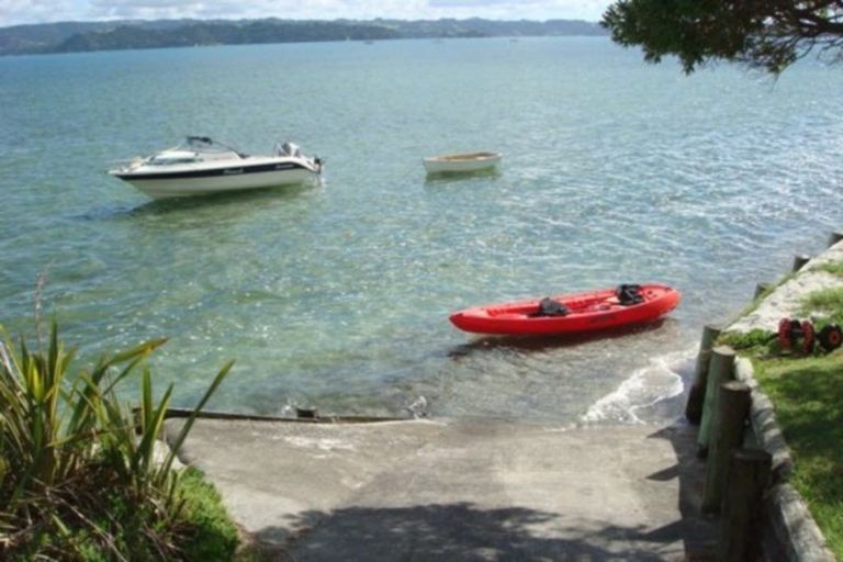 Photo of property in 370 One Tree Point Road, One Tree Point, 0118