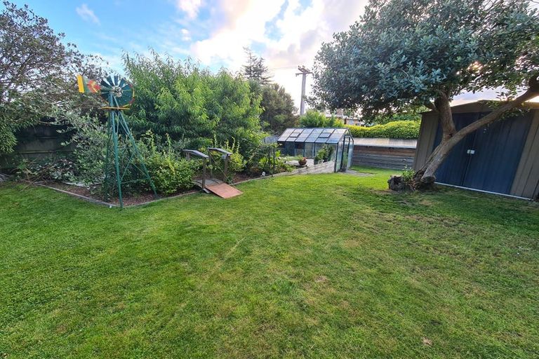 Photo of property in 1/40 Hillcrest Avenue, Hillcrest, Auckland, 0627