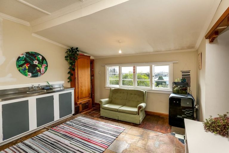 Photo of property in 2/68 Woodleigh Street, Frankleigh Park, New Plymouth, 4310
