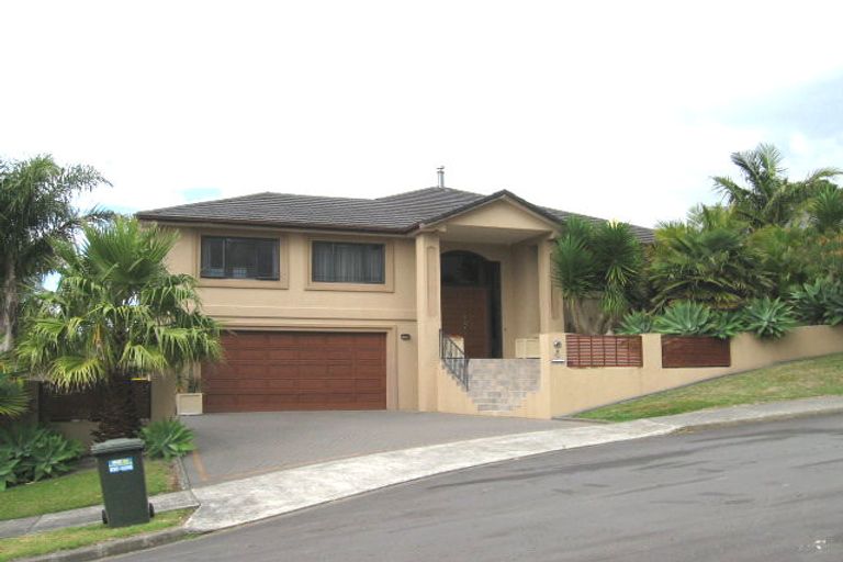 Photo of property in 4 Francesca Place, West Harbour, Auckland, 0618