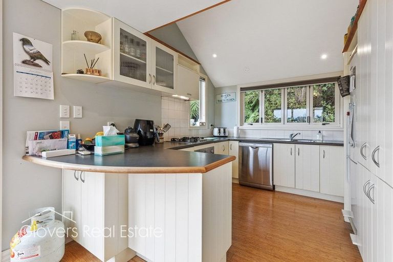 Photo of property in 23a Woodfern Crescent, Titirangi, Auckland, 0604