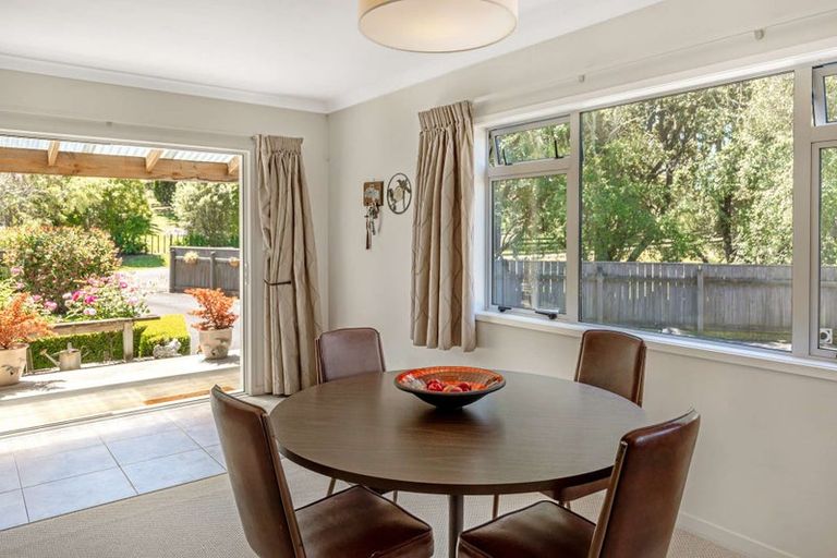 Photo of property in 18 Pickwick Road, Otamatea, Whanganui, 4571