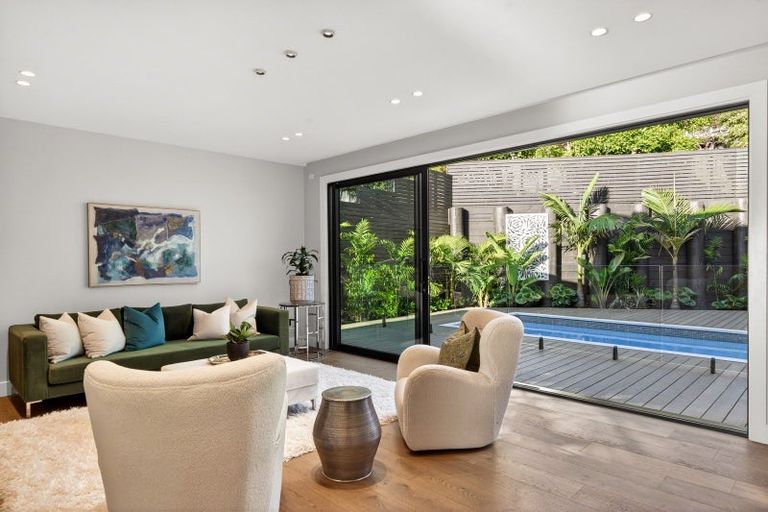Photo of property in 52 Beach Road, Castor Bay, Auckland, 0620