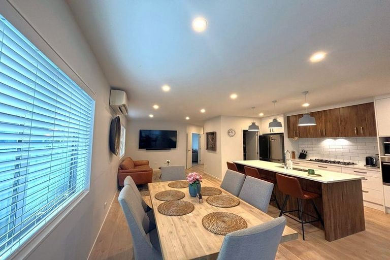 Photo of property in 54 Schoolside Road, Kumeu, 0810