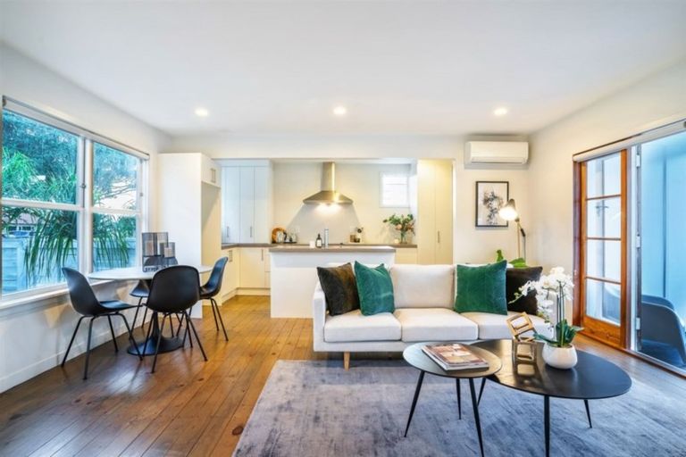 Photo of property in 1/21 West Hoe Road, Orewa, 0931