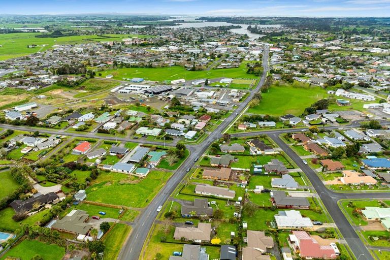 Photo of property in 166 Queen Street, Waiuku, 2123